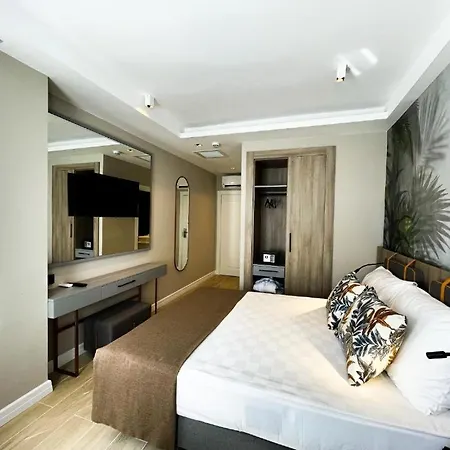 Otel Alessia & 3*